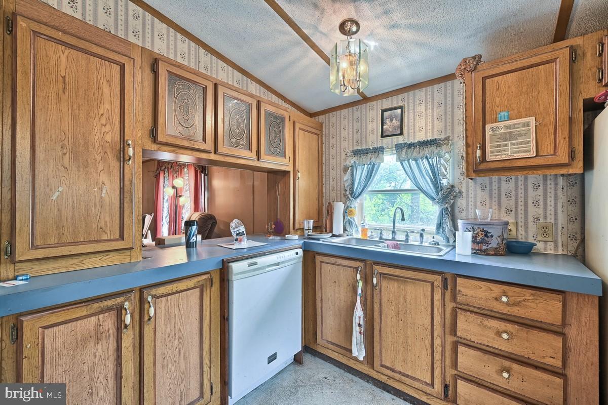 1215 Creek Road Manheim, PA 17545 - Photo 6 of 35 Gallery Image 6