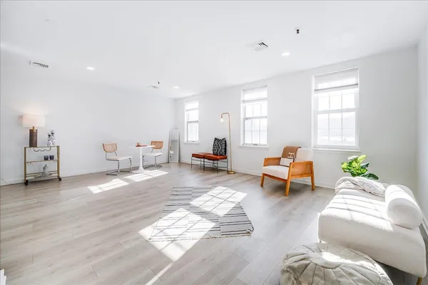 $4,400 | 1024 Clinton Street, Unit 504, Hoboken, NJ 07030