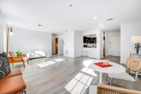 $4,400 | 1024 Clinton Street, Unit 504, Hoboken, NJ 07030