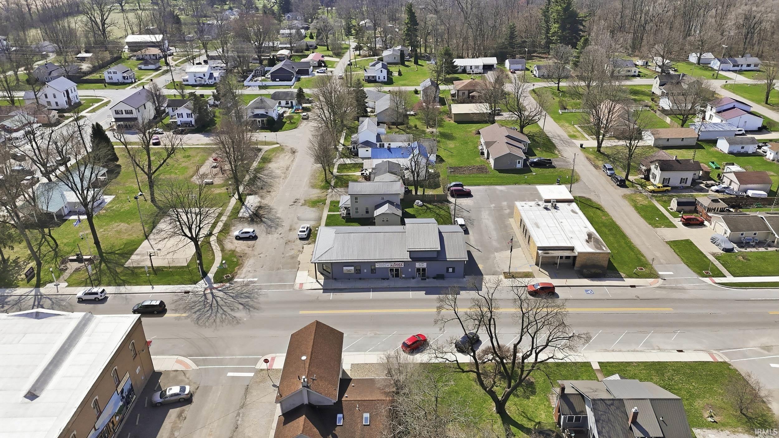 418 Defiance Street Howe, IN 46746 - Photo 3 of 28