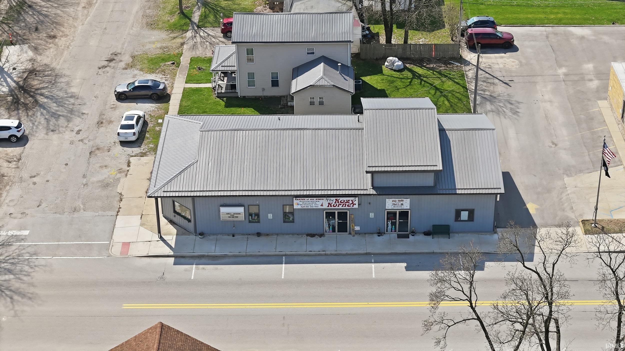 418 Defiance Street Howe, IN 46746 - Photo 4 of 28