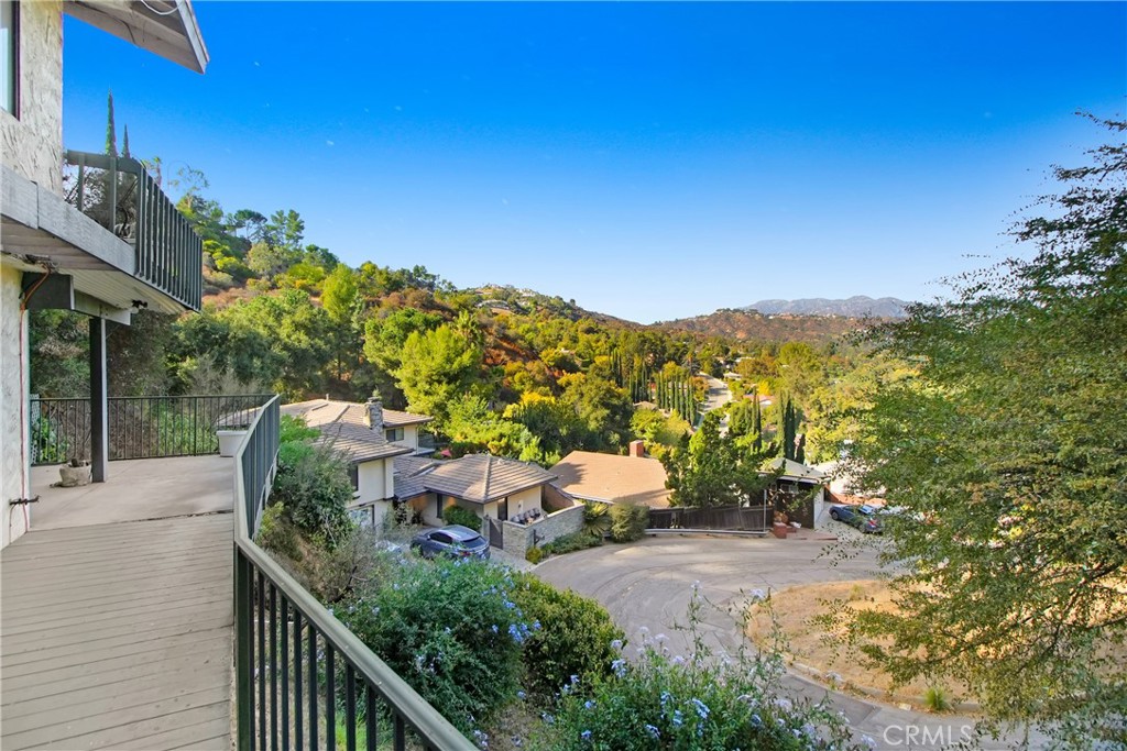 981 Glen Oaks Boulevard Pasadena, CA 91105 - Photo 7 of 10 a view of a terrace with a garden