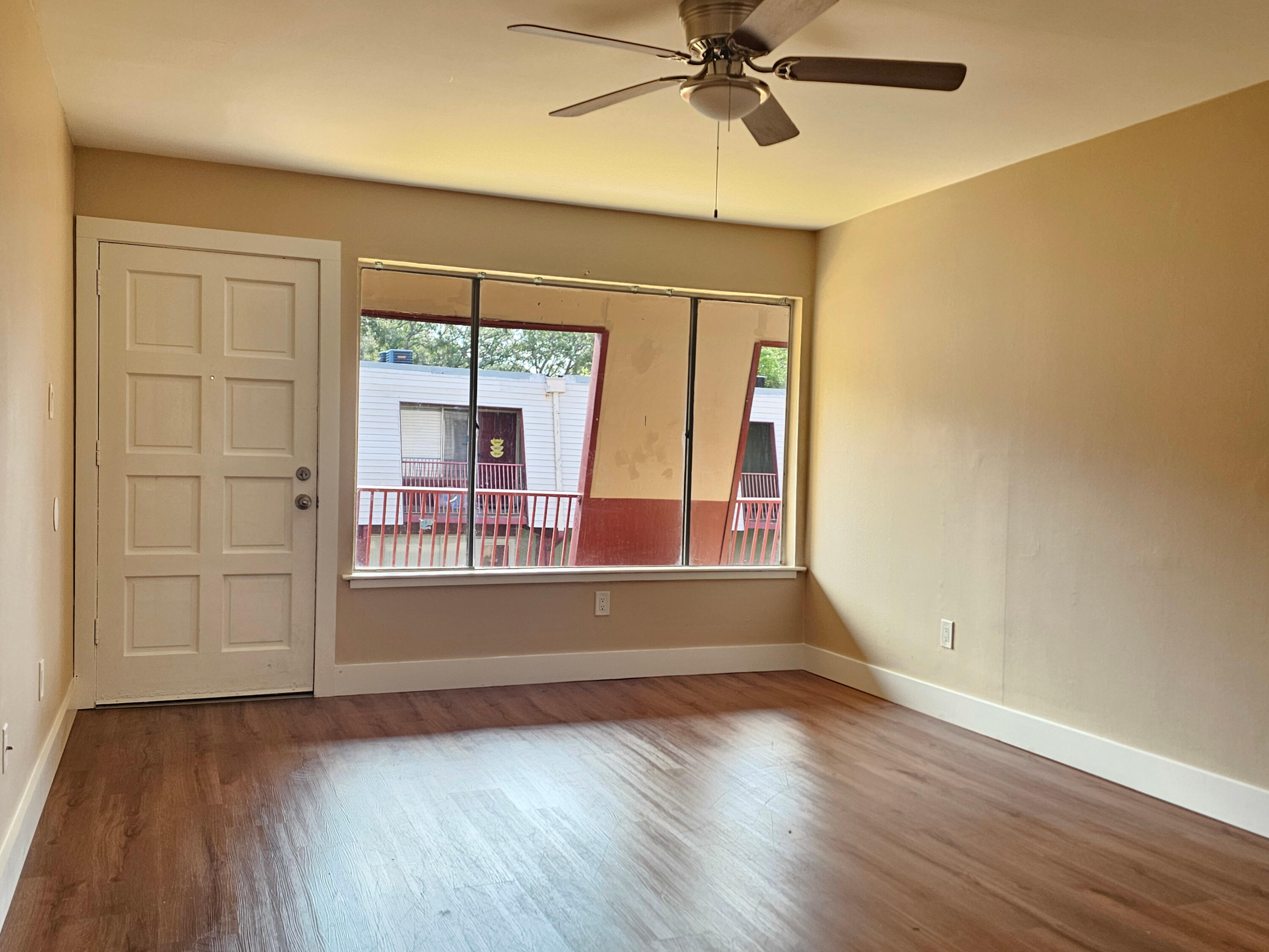 210 Pelham Road, Unit 216C Fort Walton Beach, FL 32547 - Photo 5 of 23 Living Room1