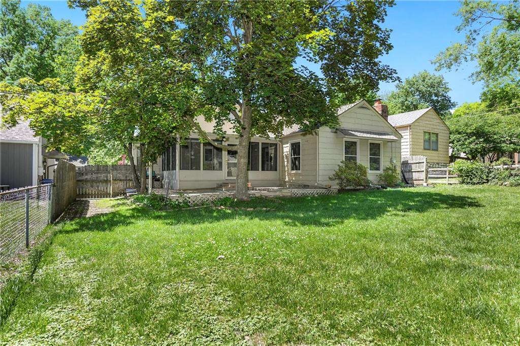 5327 Outlook Street Mission, KS 66202 - Photo 37 of 47