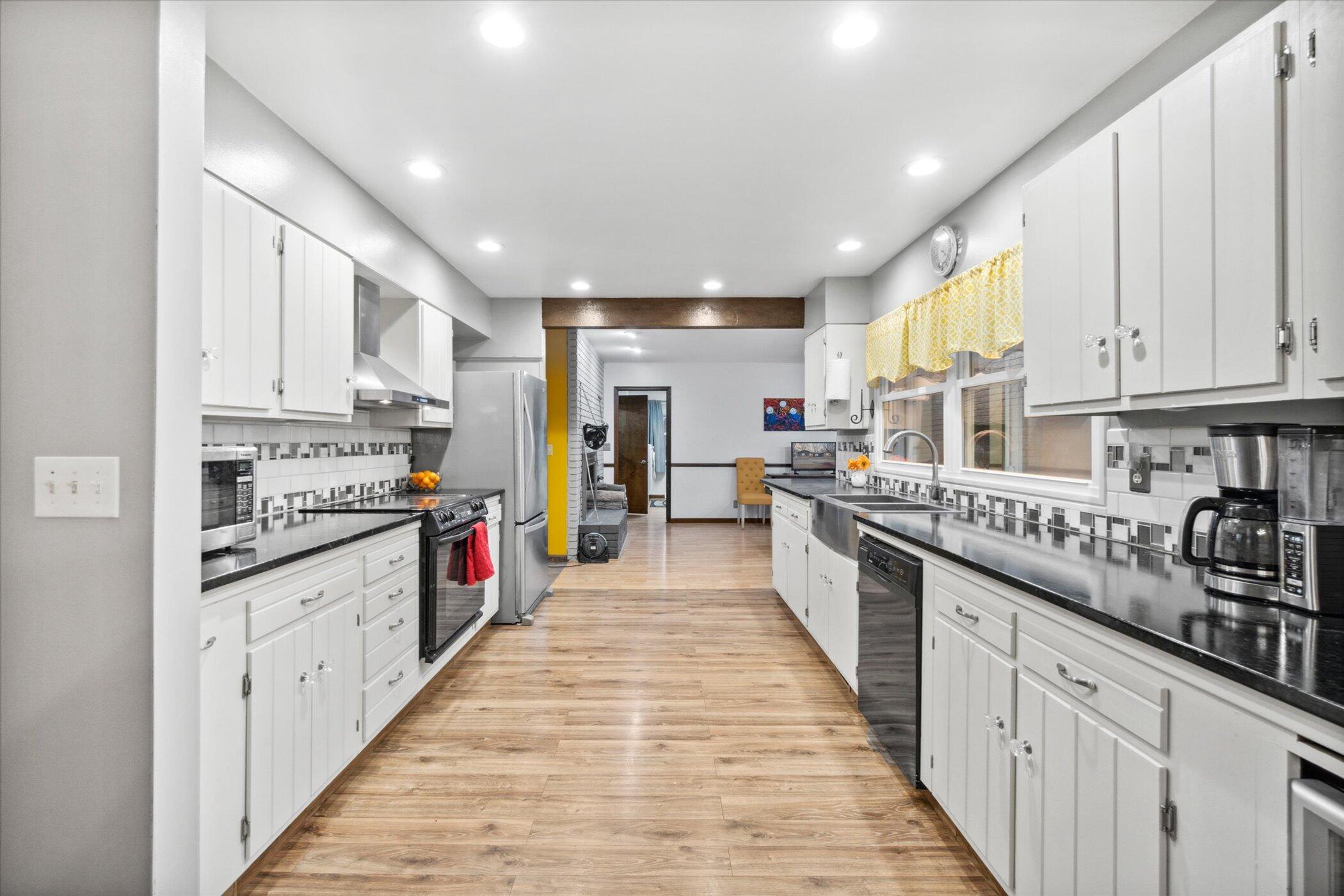 3423 Bailey Road Jackson, MI 49201 - Photo 2 of 49 13-3423-Bailey-Rd-Jackson-MI-49201-Windo