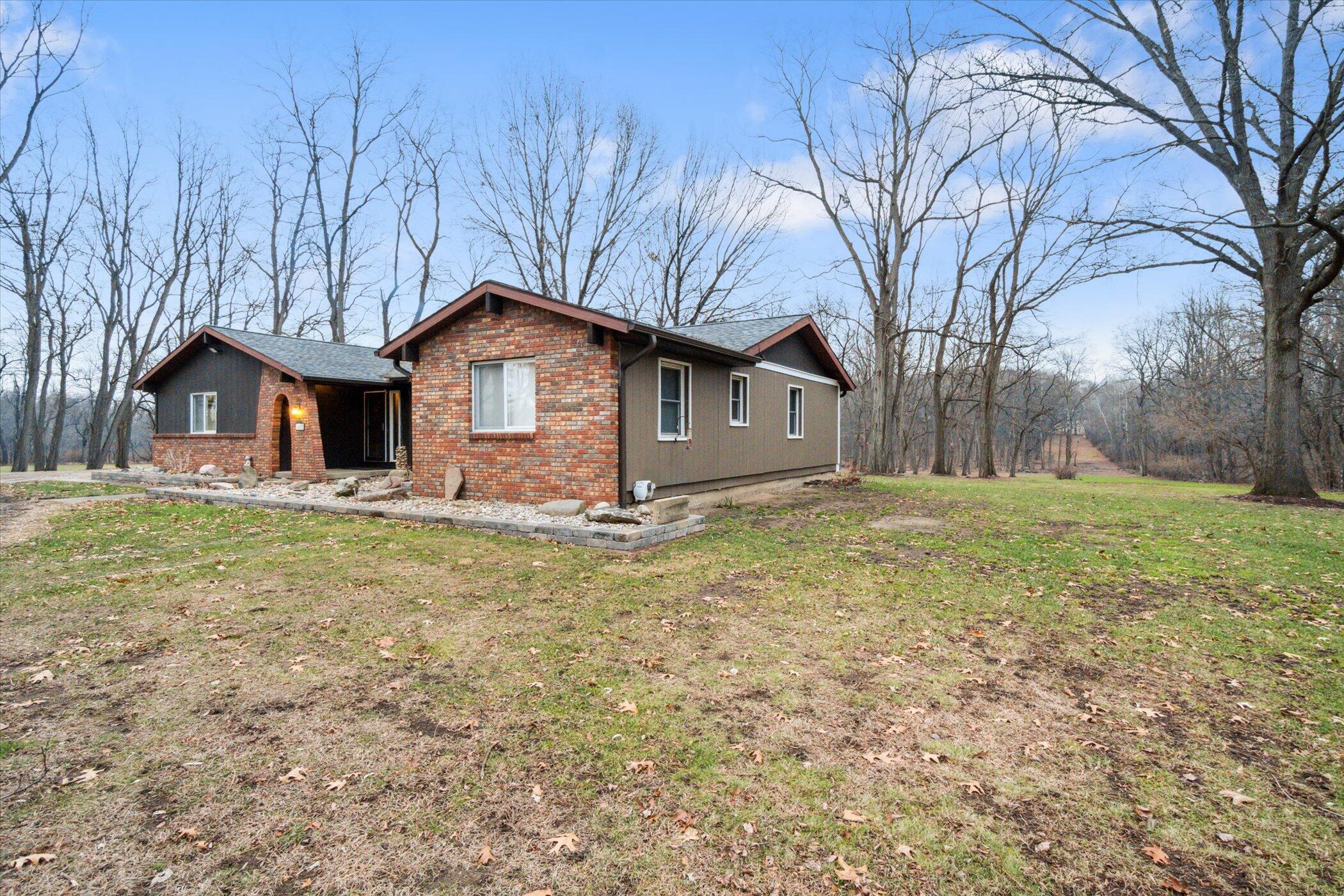 3423 Bailey Road Jackson, MI 49201 - Photo 28 of 49 04-3423-Bailey-Rd-Jackson-MI-49201-Windo