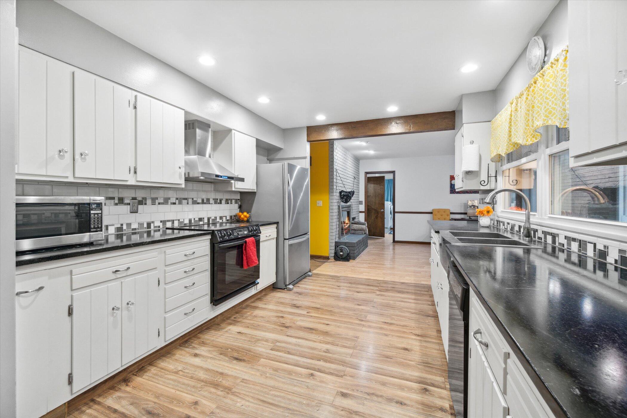 3423 Bailey Road Jackson, MI 49201 - Photo 35 of 49 16-3423-Bailey-Rd-Jackson-MI-49201-Windo