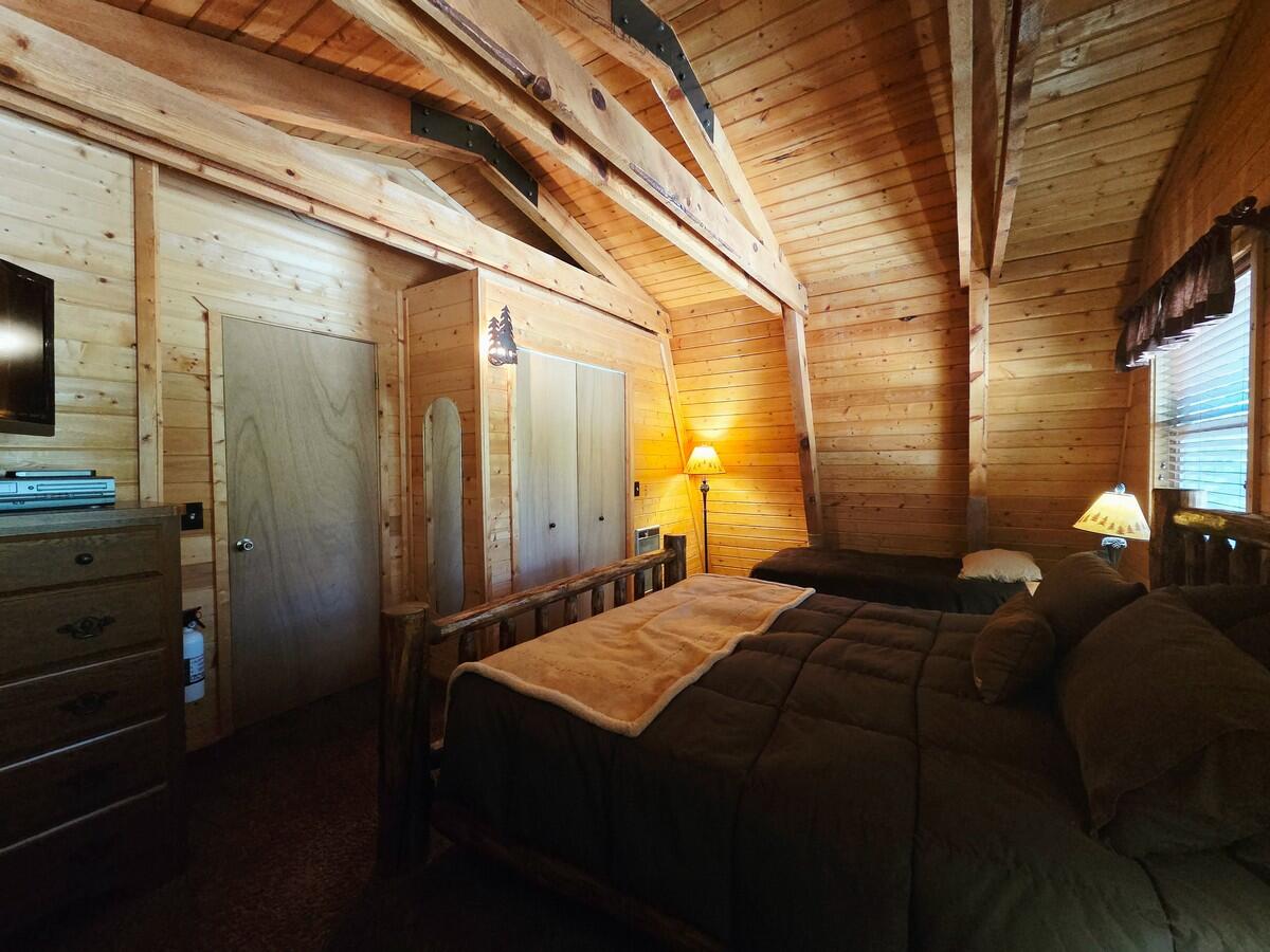 95 East Rim Road Duck Creek Village, UT 84762 - Photo 13 of 49 Main Bedroom1