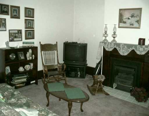449 Mankey Road Amity, PA 15311 - Photo 3 of 8