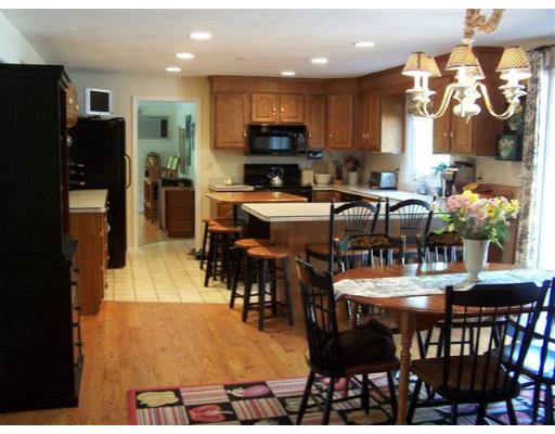 199 Stonecleave Road North Andover, MA 01845 - Photo 5 of 22 Gallery Image 5
