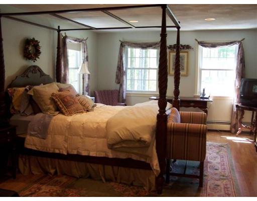 199 Stonecleave Road North Andover, MA 01845 - Photo 7 of 22 Gallery Image 7