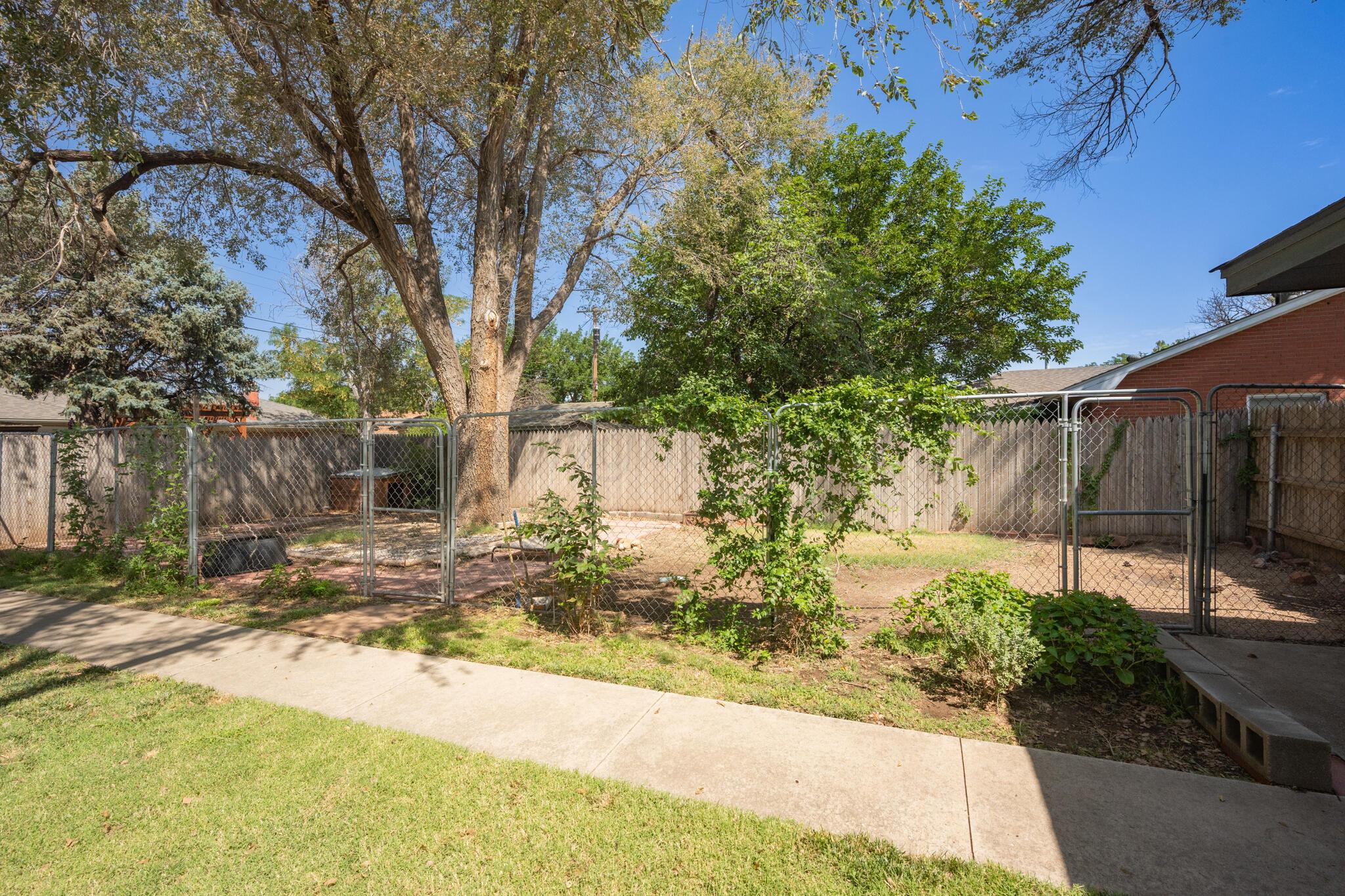 3410 Bristol Road Amarillo, TX 79109 - Photo 12 of 14 Dog Run