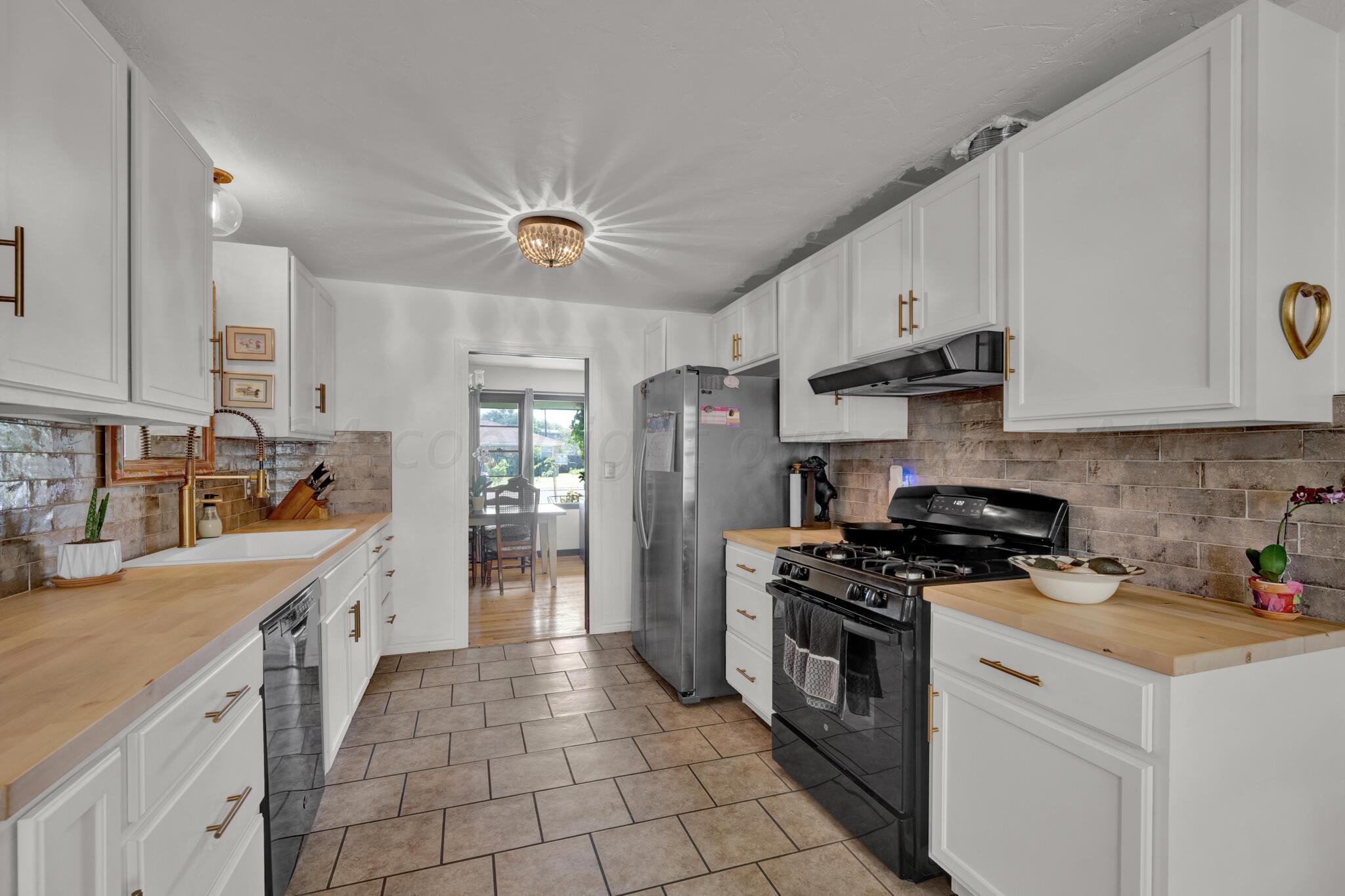 3410 Bristol Road Amarillo, TX 79109 - Photo 3 of 14 Kitchen 1