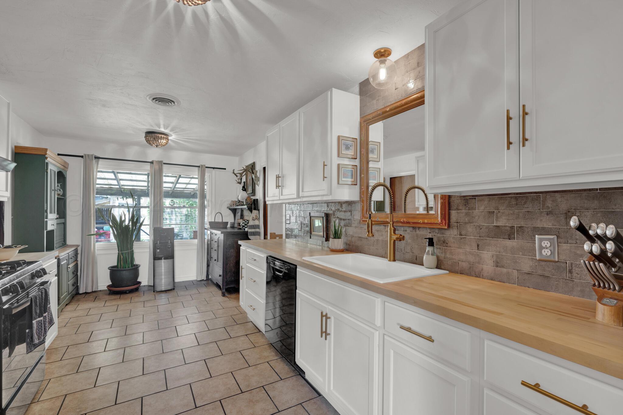 3410 Bristol Road Amarillo, TX 79109 - Photo 4 of 14 Kitchen 2