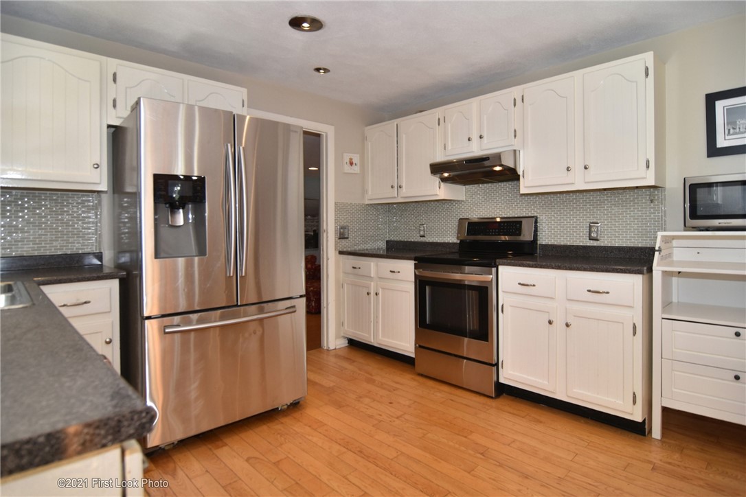 12 White Rock Road Coventry, RI 02816 - Photo 5 of 38