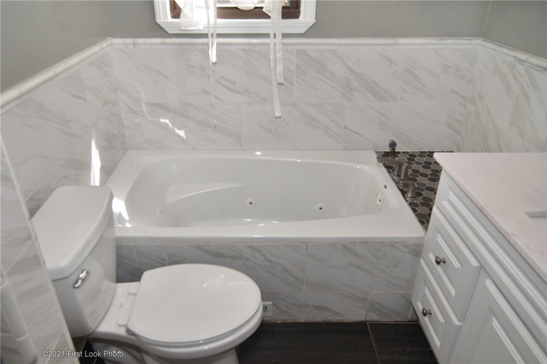 12 White Rock Road Coventry, RI 02816 - Photo 9 of 38