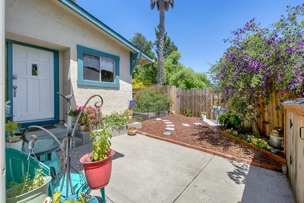 $745,000 | 5489 Soquel Drive, Soquel, CA 95073