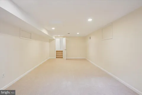 an empty room with an entryway