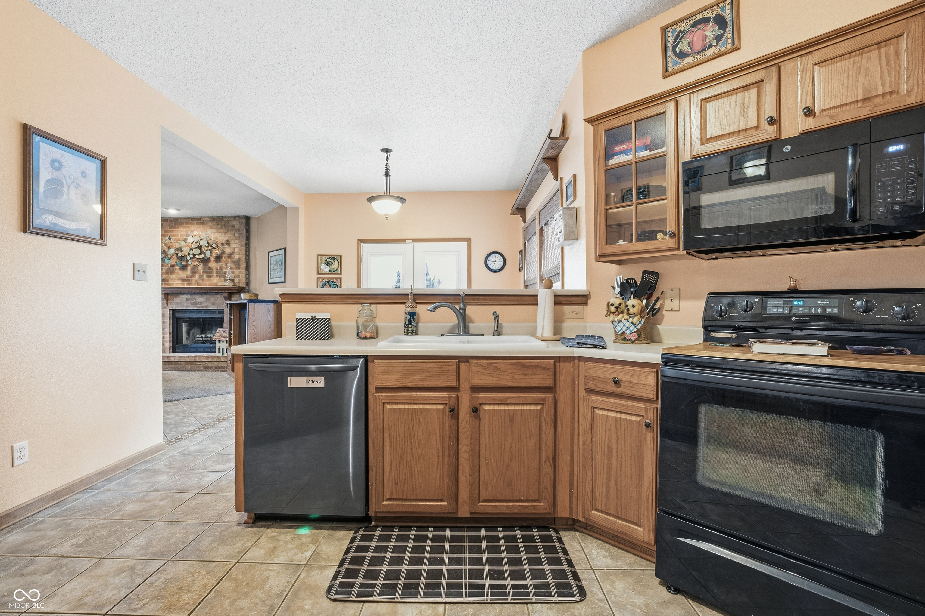 10190 Holly Berry Circle Fishers, IN 46038 - Photo 15 of 47