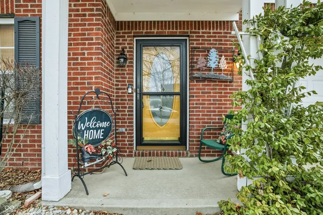 $352,900 | 10190 Holly Berry Circle, Fishers, IN 46038