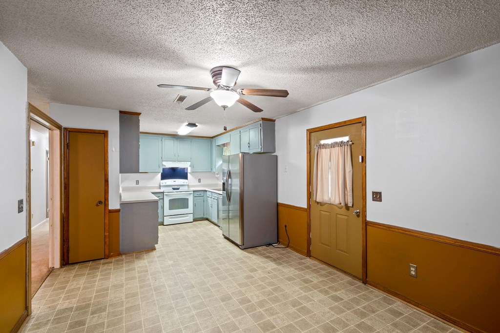 355 Phillips Road Cottonwood, AL 36320 - Photo 8 of 26