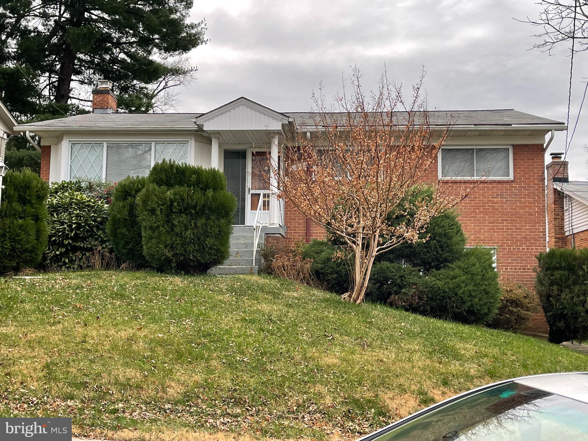 1446 Roxanna Road NW