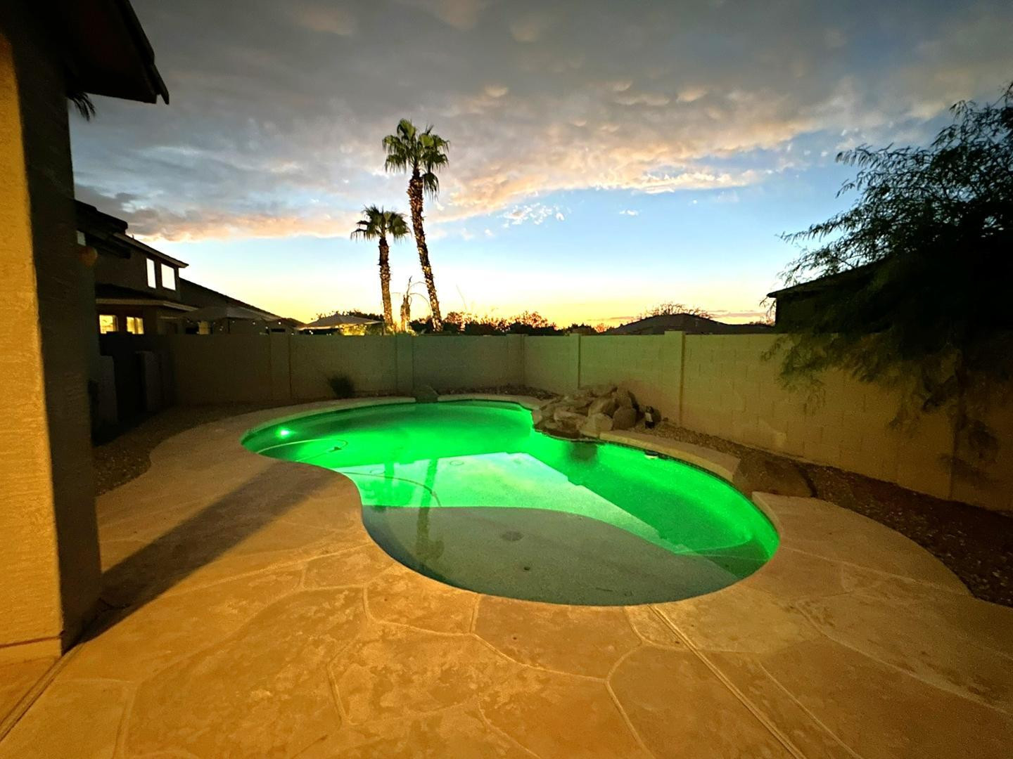 1812 East Beverly Road Phoenix, AZ 85042 - Photo 3 of 26