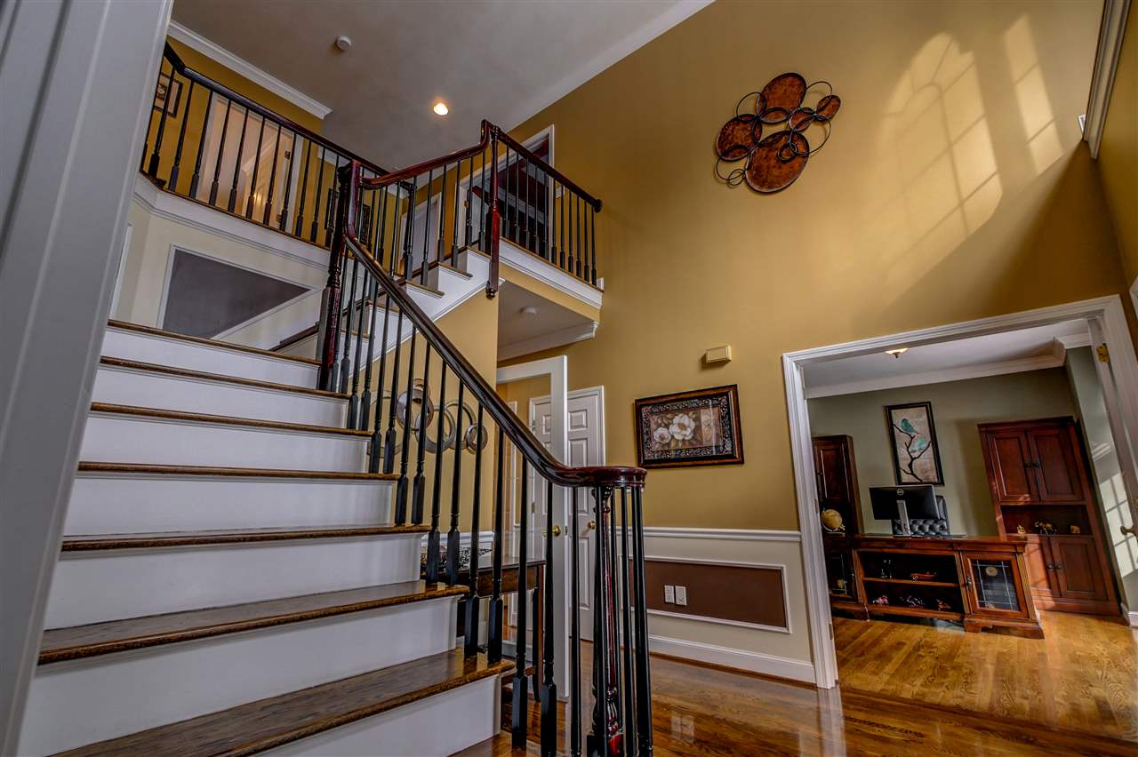 148 Powder Hill Road Bedford, NH 03110 - Photo 3 of 40
