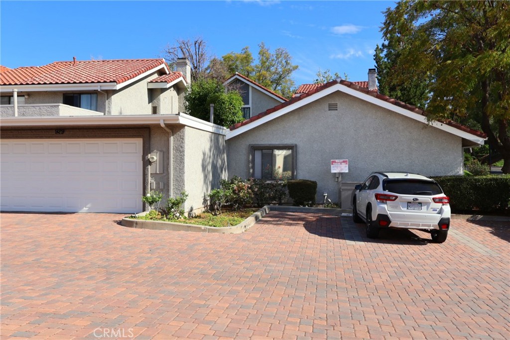 929 Thistlegate Road Oak Park, CA 91377 - Photo 25 of 27 Gallery Image 25
