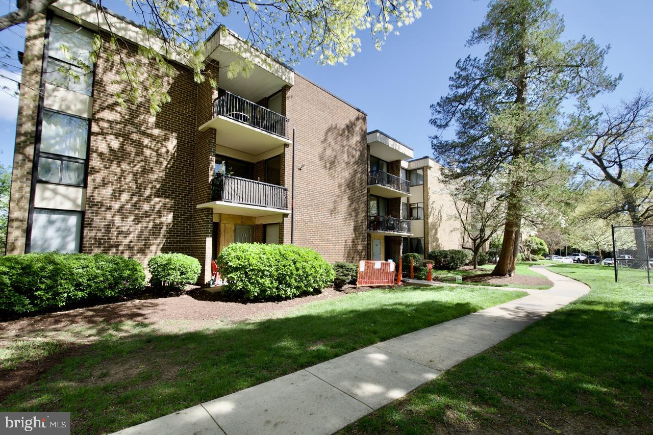 2105 Walsh View Terrace, Unit 15302 Silver Spring, MD 20902 - Photo 1 of 32 Gallery Image 1
