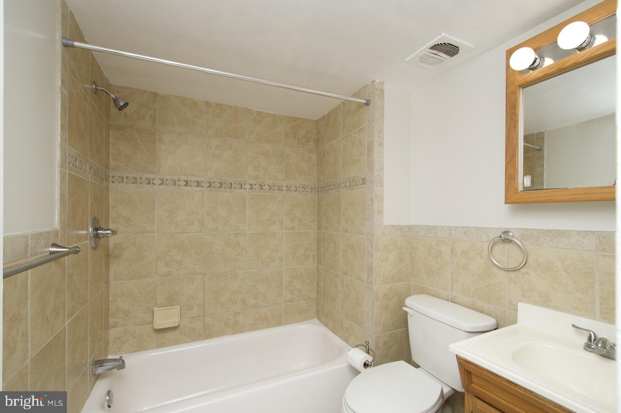 2105 Walsh View Terrace, Unit 15302 Silver Spring, MD 20902 - Photo 14 of 32 Gallery Image 14