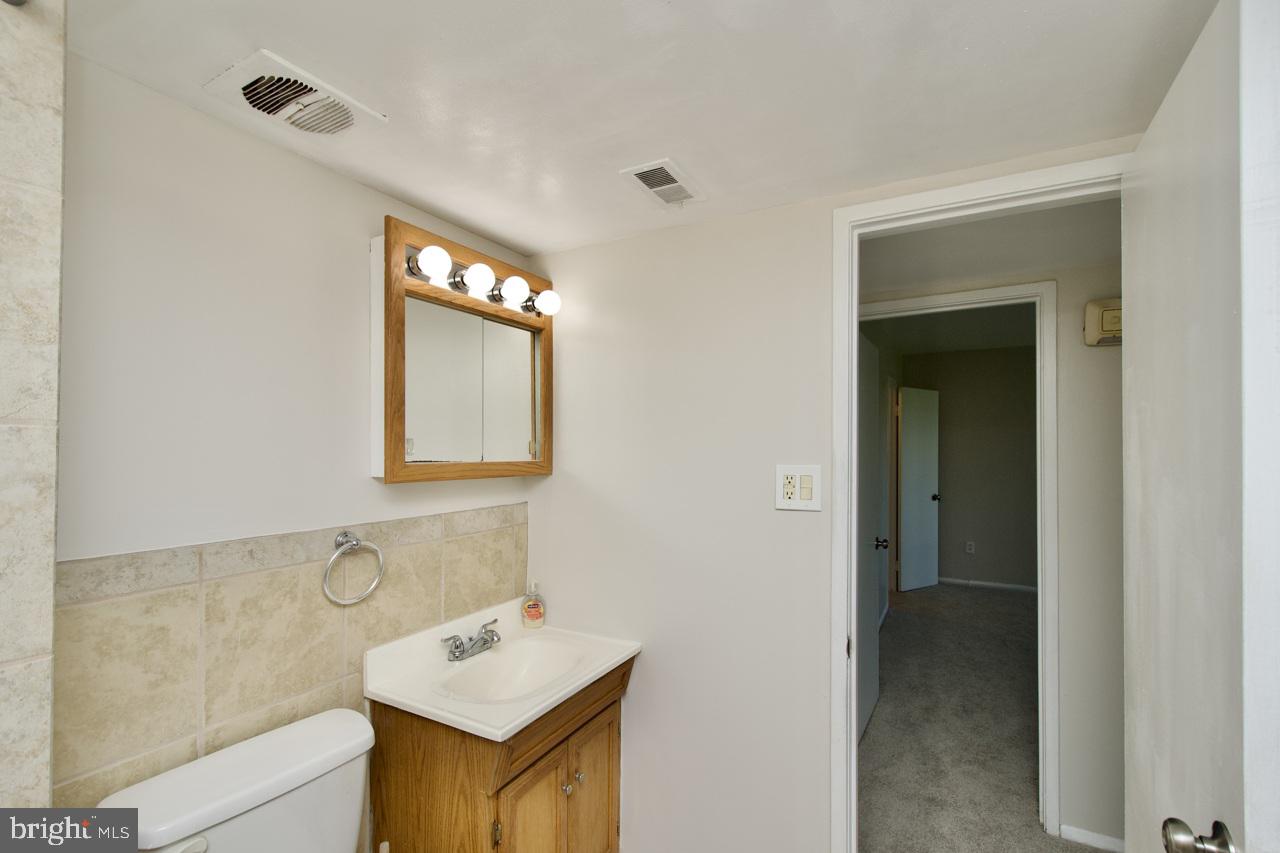 2105 Walsh View Terrace, Unit 15302 Silver Spring, MD 20902 - Photo 15 of 32 Gallery Image 15