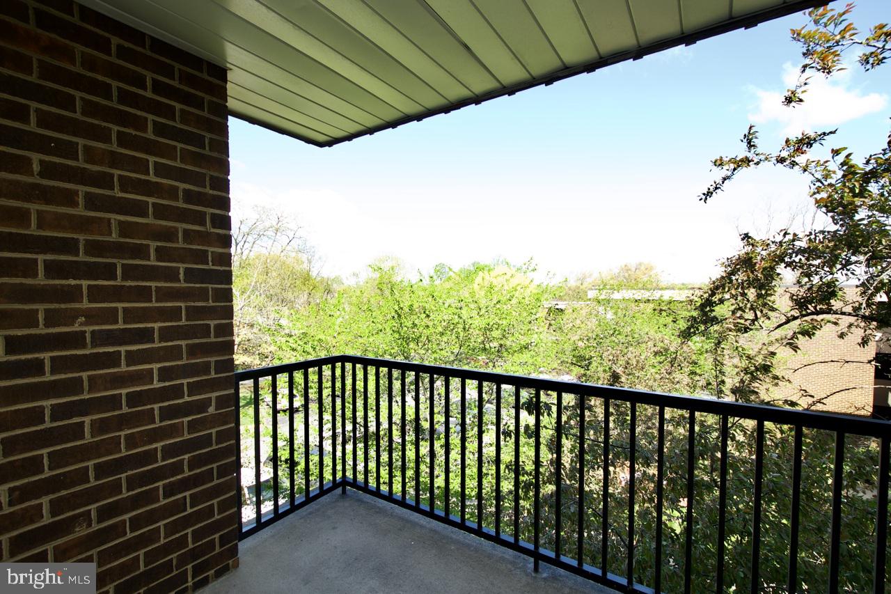 2105 Walsh View Terrace, Unit 15302 Silver Spring, MD 20902 - Photo 16 of 32 Gallery Image 16