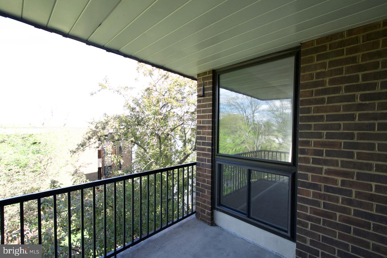 2105 Walsh View Terrace, Unit 15302 Silver Spring, MD 20902 - Photo 17 of 32 Gallery Image 17