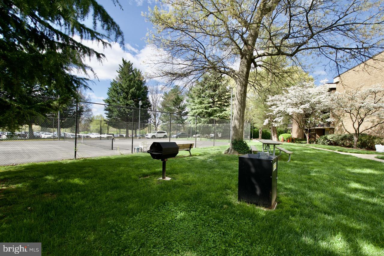 2105 Walsh View Terrace, Unit 15302 Silver Spring, MD 20902 - Photo 21 of 32 Gallery Image 21
