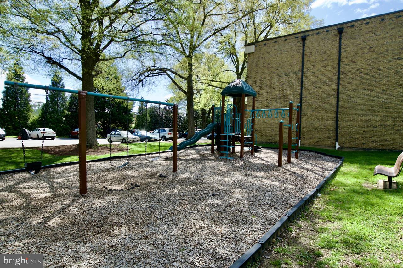 2105 Walsh View Terrace, Unit 15302 Silver Spring, MD 20902 - Photo 25 of 32 Gallery Image 25