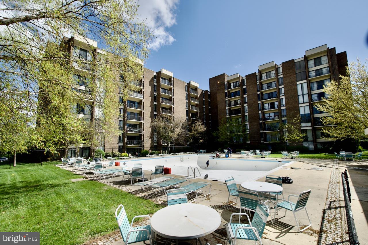 2105 Walsh View Terrace, Unit 15302 Silver Spring, MD 20902 - Photo 28 of 32 Gallery Image 28