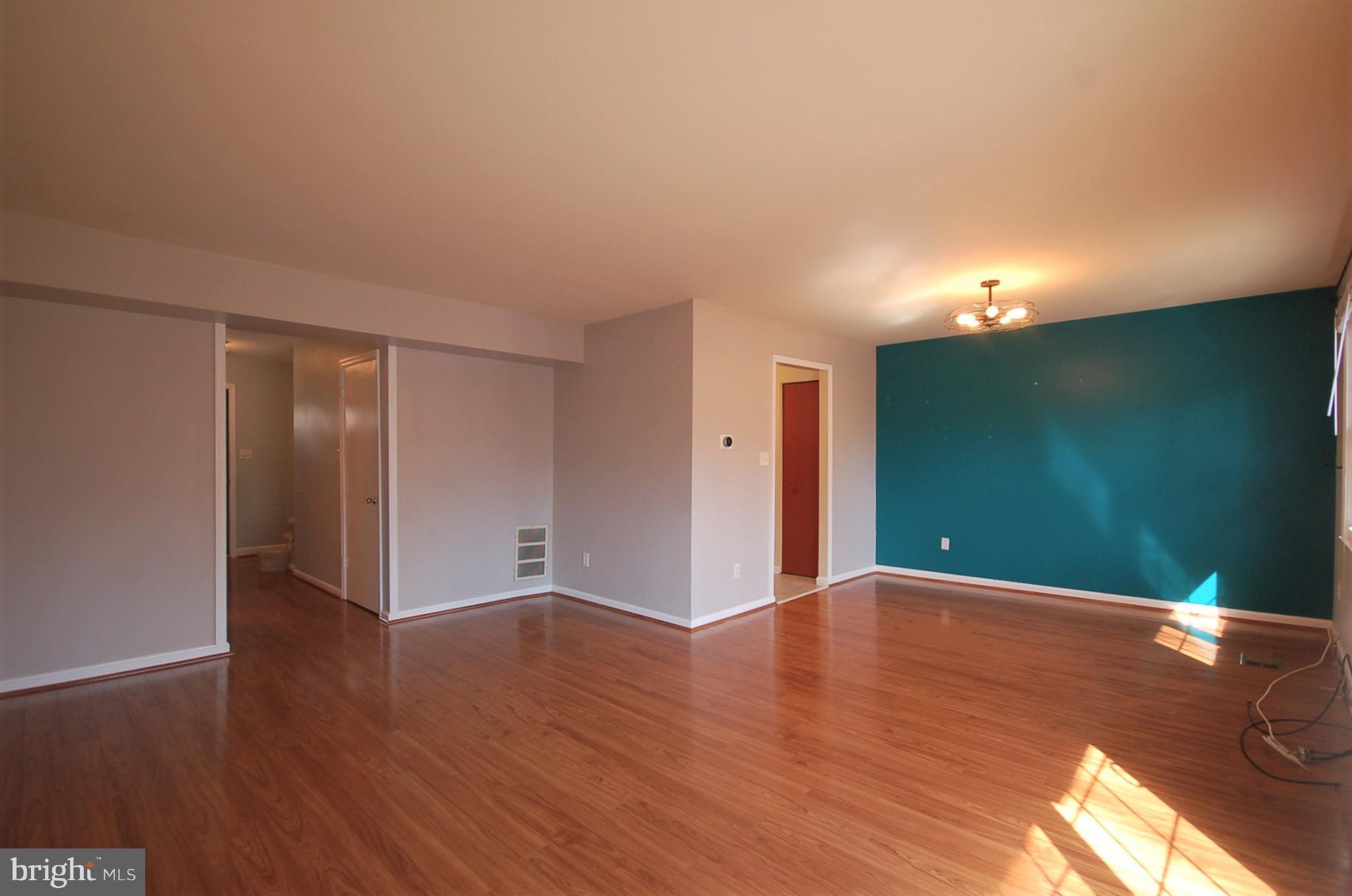 54 Oak Shade Road Gaithersburg, MD 20878 - Photo 7 of 15 Family Room