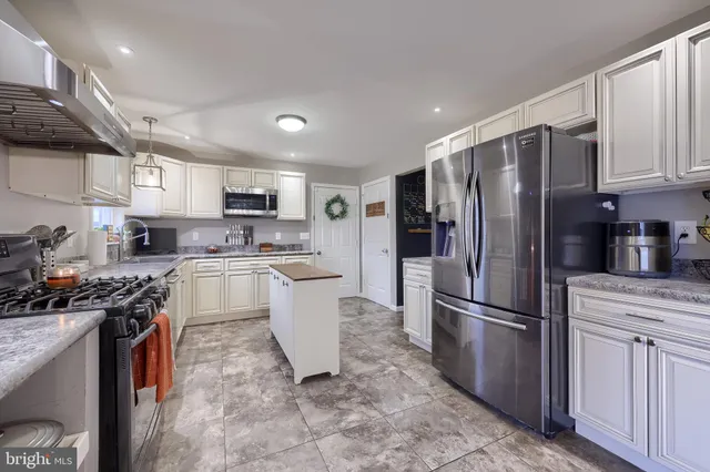 $349,999 | 115 Abbey Drive, Mount Wolf, PA 17347