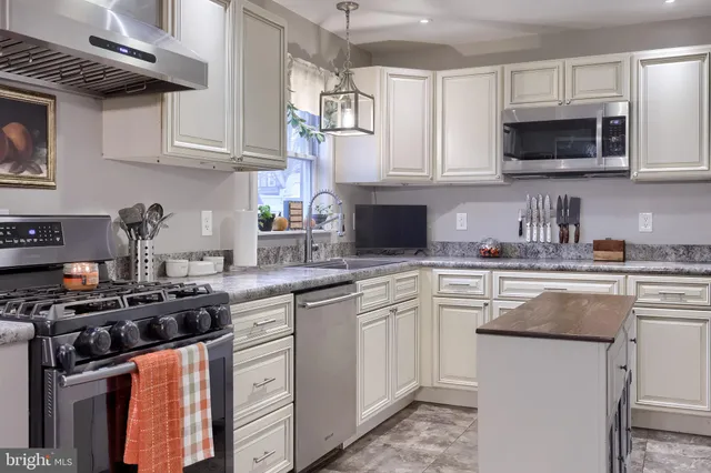 $349,999 | 115 Abbey Drive, Mount Wolf, PA 17347