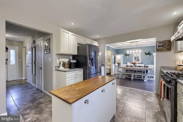 $349,999 | 115 Abbey Drive, Mount Wolf, PA 17347