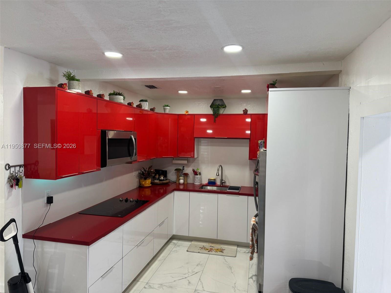 3480 East 9th Court Hialeah, FL 33013 - Photo 10 of 40