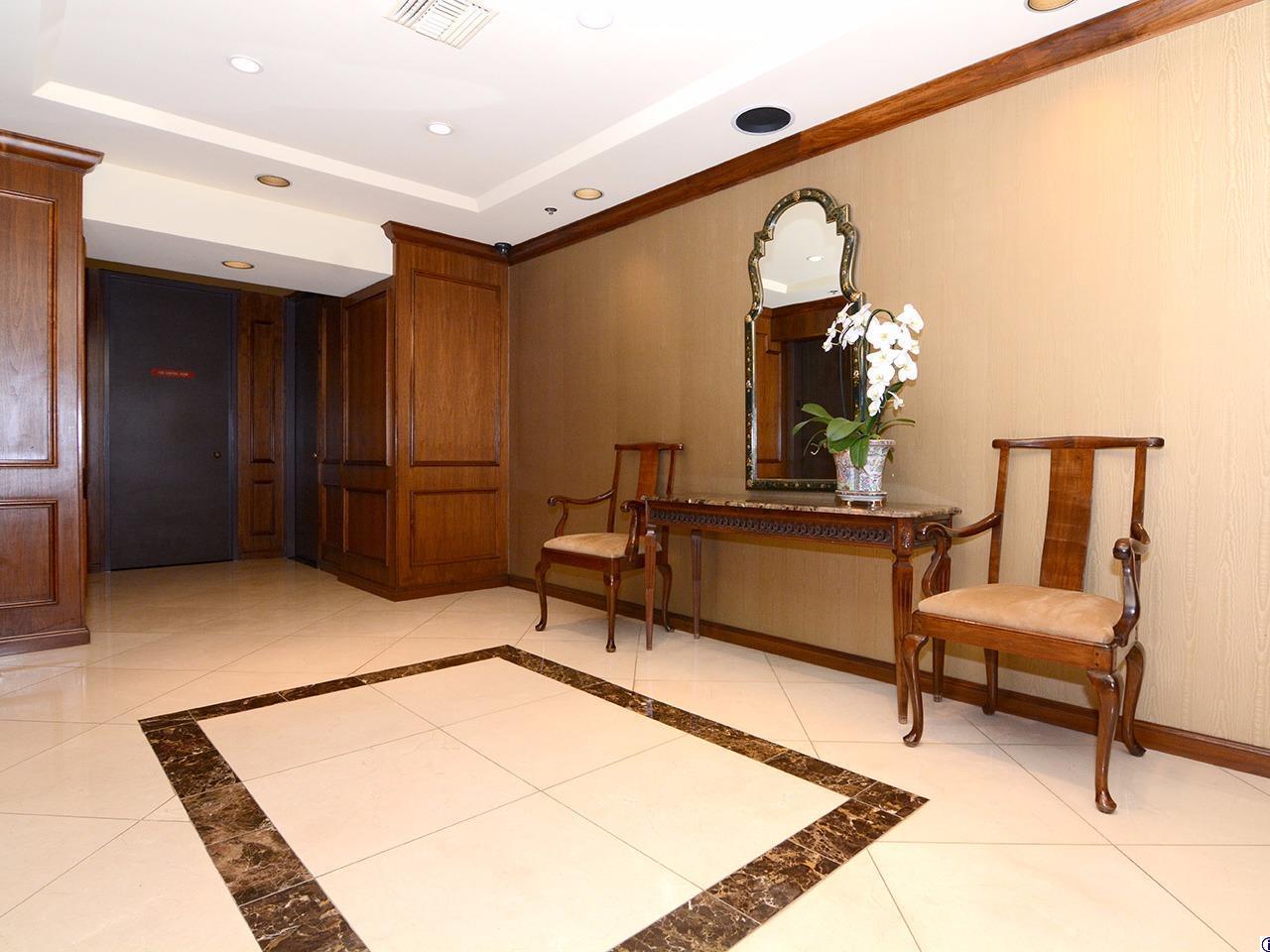222 Monterey Road, Unit 503 Glendale, CA 91206 - Photo 5 of 37 Gallery Image 5