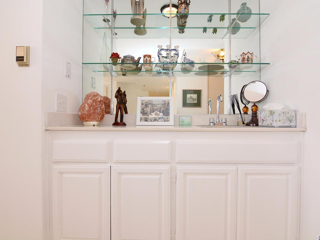 222 Monterey Road, Unit 503 Glendale, CA 91206 - Photo 10 of 37 Gallery Image 10