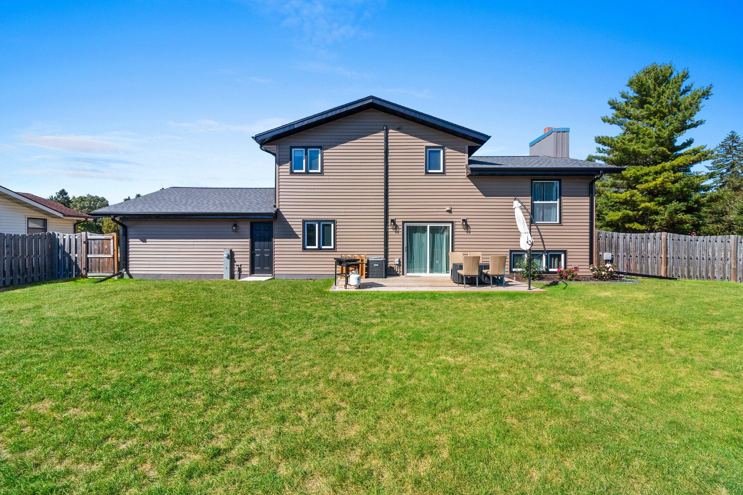 2811 39th Street Two Rivers, WI 54241 - Photo 38 of 51 009-281139thStreet-TwoRivers-WI-54241-SM