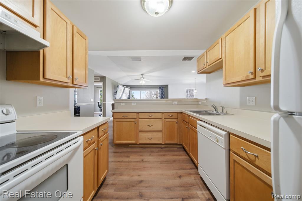4113 Hampton Ridge Boulevard Howell, MI 48843 - Photo 9 of 28