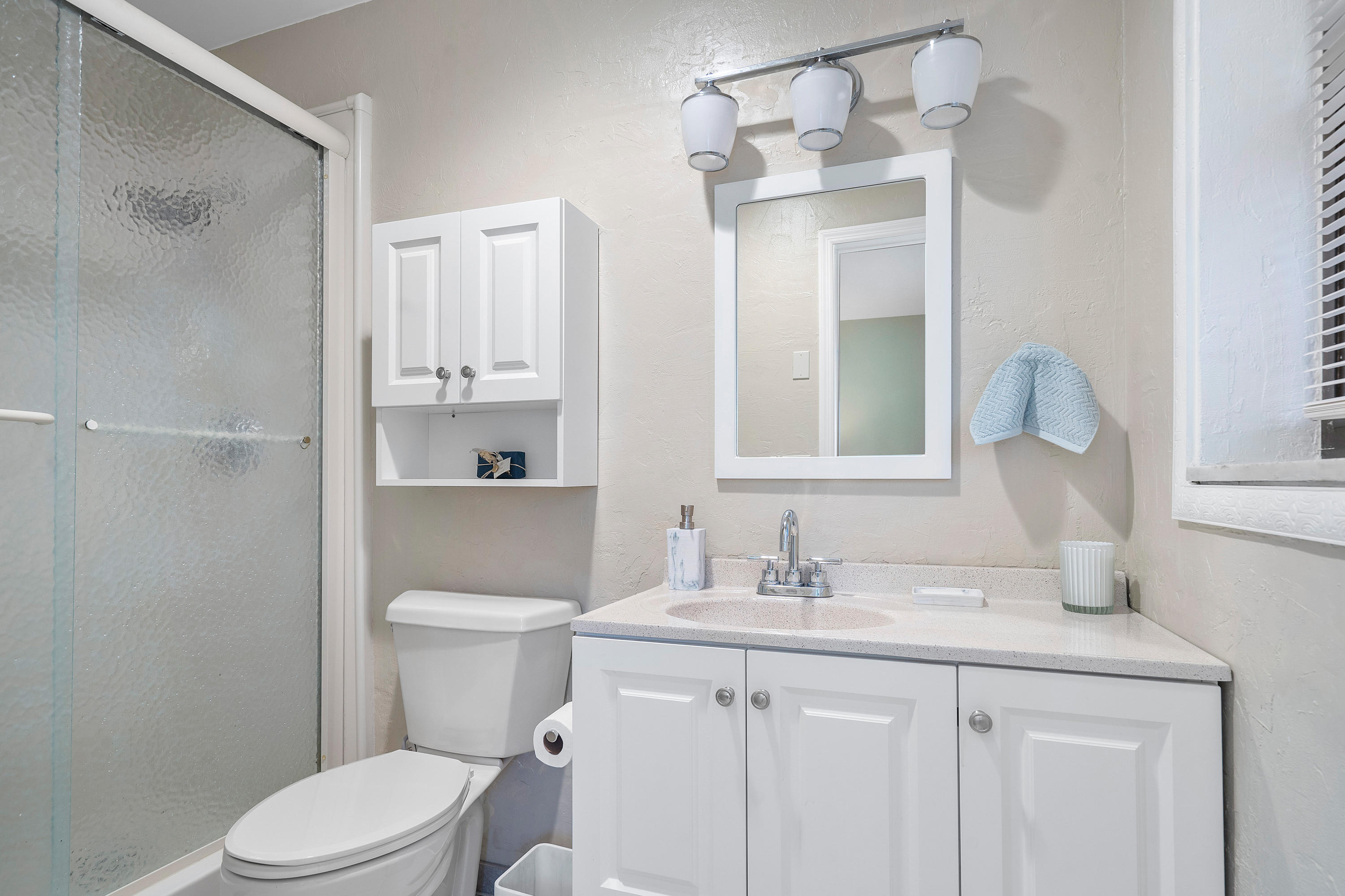 16 Canton Road Lake Worth, FL 33467 - Photo 20 of 30 Primary Bathroom