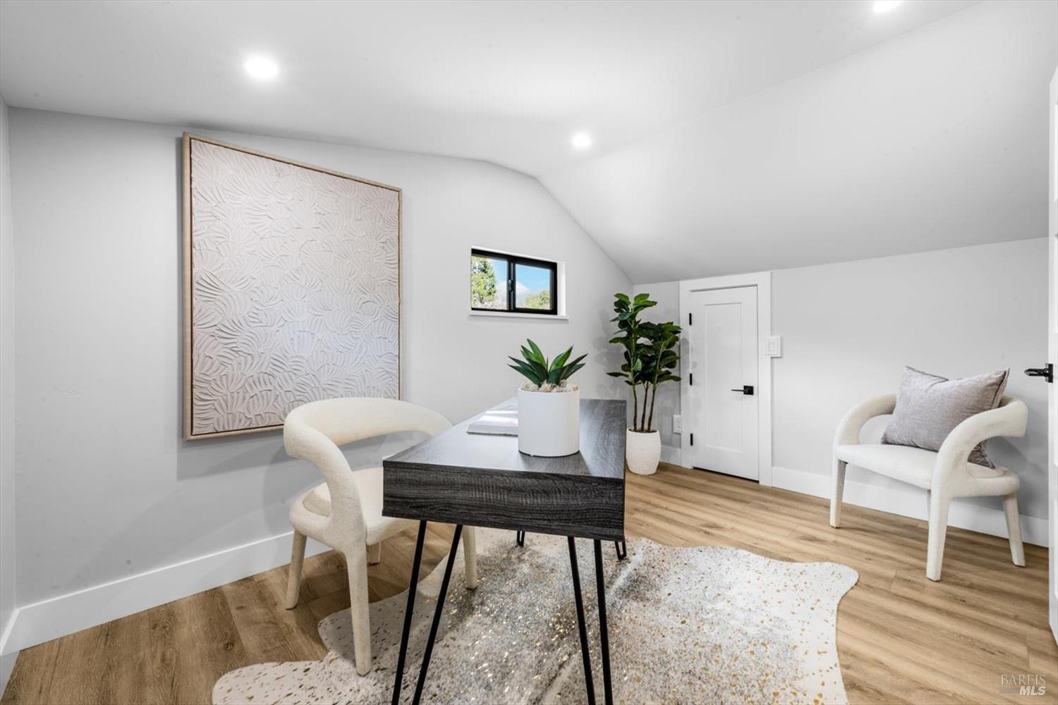 2192 First Avenue Napa, CA 94558 - Photo 44 of 81 a workspace with furniture and wooden floor