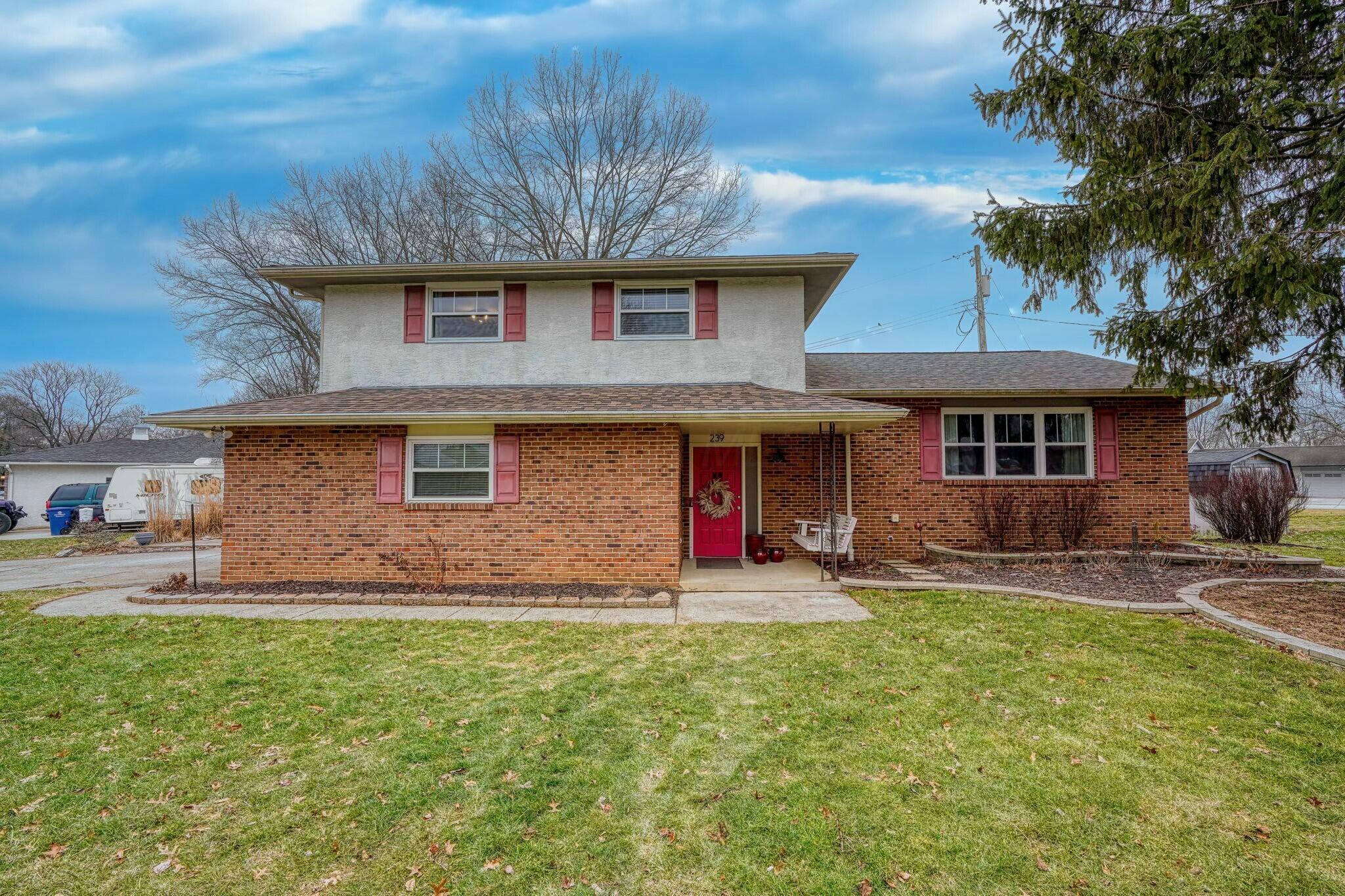 239 Dunbarton Road Columbus, OH 43230 - Photo 2 of 51 Brick and Stucco 4 level split home