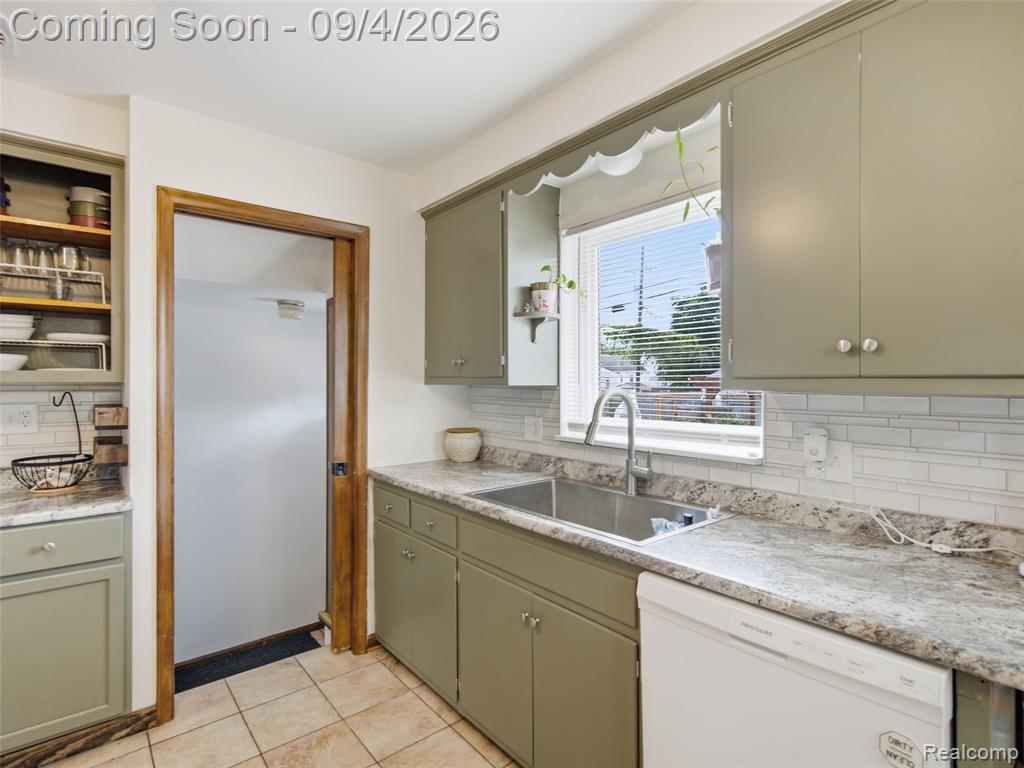 17830 Martin Road Roseville, MI 48066 - Photo 21 of 29 Gallery Image 21